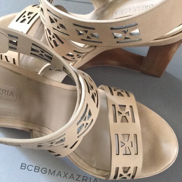 BCBG MaxAzria Sandals - Picture 2 of 7